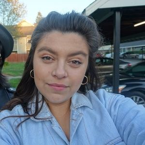 Meet your Posher, Gina